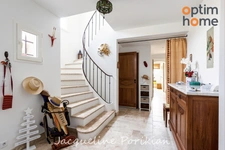 Bastide 7 pièces  : le calme aux portes de Pertuis