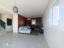 La Motte d'Aigues : Villa Récente T4 avec garage à Louer