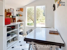 La Motte d'Aigues : villa T5 sur terrain de 1480m2 clos. 