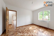 Gardanne secteur Galine -Picon : villa traditionnelle 5 pièces et double garage sur 780m2 de terrain au calme. 