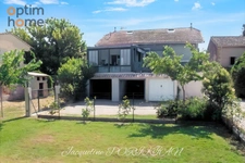 Maison de ville de 1900 avec grand jardin et dépendances. 