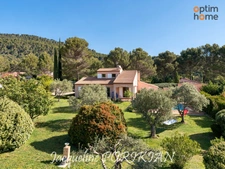 La Motte d'Aigues : Maison provençale avec piscine et dépendance, sur 3 160 m² de terrain paysager avec piscine