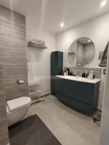 grambois : Villa 6 pièces sur 4600m2 avec piscine et garage. 