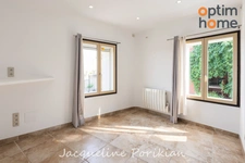 Charme et rénovation globale pour cette maison de village  3 pièces à VITROLLES EN LUBERON