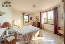 A vendre villa sur Cadenet 3 chambres plus bureau et vue dominante