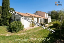 La Motte d'Aigues : villa T5 sur terrain de 1480m2 clos. 