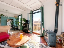 Saint-Martin-de-la-Brasque : Maison en pierre 7 pièces + cour 90 m2 avec parking et dépendances. 