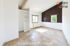 Charme et rénovation globale pour cette maison de village  3 pièces à VITROLLES EN LUBERON