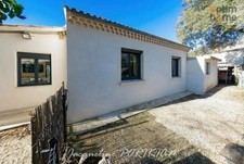 La Motte d'Aigues Pavillon de plain pied plain pied  T5 avec piscine et garage. 
