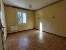 Villa de plain pied  en campagne de Cucuron sur grand sous-sol