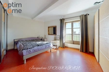 Appartement T2 en duplex au coeur de  LOURMARIN (84)- authenticité et charme