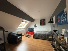 DOURDAN. Maison familiale 155 M² avec  4 chambres, sous sol surélevé, terrain plat et clos sans vis-à-vis, 10 mn à pied de la gare.