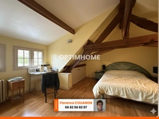 SAINT ARNOULT EN YVELINES. Maison ancienne de 101 m² avec du potentiel. 3 Chambres, garage avec un terrain à bâtir 
