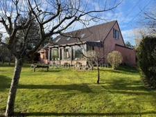 SAINT CYR SOUS DOURDAN (91)- 45 KM de PARIS. Maison familliale de 150 M² habitables (120 m² loi carrez) avec véranda 20 M² et beau jardin de 1000 M²