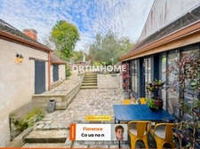 Maison ancienne mitoyenne de 120 M² Lois carrez et 160 M² / 6 pièces entièrements rénovées avec gout. 3/4 Chambres, jardin clos et arboré de 600 m² à SAINT CYR SOUS DOURDAN (91)
