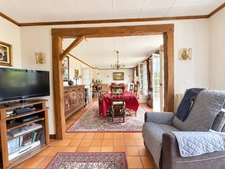 LIMOURS MAISON DANS UNE RESIDENCE TRANQUILLE 140 M² AVEC DEPENDANCE ET TERRAIN PLAT ET CLOS.PROCHE COMMODITES.