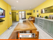 SAINT ARNOULT EN YVELINES. Maison ancienne de 101 m² avec du potentiel. 3 Chambres, garage avec un terrain à bâtir 