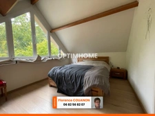 Saint Cyr sous Dourdan belle maison d'Architecte de 227 M² avec 6 / 7 chambres ou 2 maisons relie entre elle. Beau terrain de 1184 m² clos et arboré. Au calme.