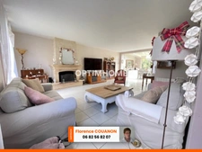 45 mn au sud de PARIS. ST CYR SOUS DOURDAN. Belle Maison de 175 M² HAB avec 3/4 chambres...Dépendances et un beau Jardin de 1385 M² clos et arboré.