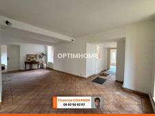 Maison atypique idéale pour recevoir à Sainte Mesme (78) – 230 m², 5 chambres, garage pour 3 voitures.
