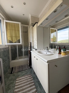 CHAMARANDE – Maison atypique 109 M² avec jardin de 860 m² et chalet aménagé