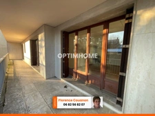 Local/bureau à vendre RAMBOUILLET (78). POSSIBILITE DE FAIRE UN APPARTEMENT A LA PLACE.