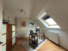 DOURDAN. Maison familiale 155 M² avec  4 chambres, sous sol surélevé, terrain plat et clos sans vis-à-vis, 10 mn à pied de la gare.