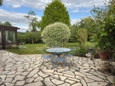 SAINT CYR SOUS DOURDAN (91)- 45 KM de PARIS. Maison familliale de 150 M² habitables (120 m² loi carrez) avec véranda 20 M² et beau jardin de 1000 M²