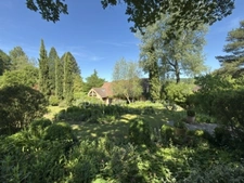 45 KM DE PARIS. Maison de 157 M² avec 5 chambres sur 9788 M² au Val St Germain.