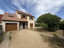 LIMOURS – Maison familiale 130 m² – 4 chambres – Garage – 3 voitures – Terrasses – Vue dégagée