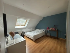 DOURDAN. Maison familiale 155 M² avec  4 chambres, sous sol surélevé, terrain plat et clos sans vis-à-vis, 10 mn à pied de la gare.