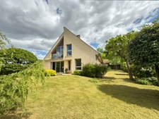 5KM NORD DOURDAN, Maison d’architecte 160/200 m², 3 chambres avec potentiel au prix de 399 000 EUROS.