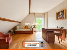 5KM DOURDAN, A10 à 2km, PARIS 45 MN. Maison d’architecte 188,72 m², 3 chambres avec sous sol total aménagé et garage indépendant. Au calme, volumes, luminosité.