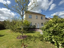 A 55 KM de PARIS. CORBREUSE 91410. Belle maison familiale de 163,04 M² loi carrez ( 189 M² habitable) avec 5/7 Chambres, garage et un beau jardin au calme..