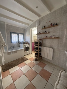 CHAMARANDE – Maison atypique 109 M² avec jardin de 860 m² et chalet aménagé