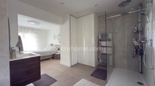 Maison rénovée DPE A. 5 chambres, sous sol total, piscine à SAINT MAURICE MONTCOURONNE (91) à 50 mn de PARIS.