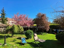 CHAMARANDE – Maison atypique 109 M² avec jardin de 860 m² et chalet aménagé
