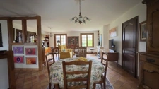 SAINT CYR SOUS DOURDAN (91)- 45 KM de PARIS. Maison familliale de 150 M² habitables (120 m² loi carrez) avec véranda 20 M² et beau jardin de 1000 M²