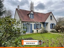 45 mn au sud de PARIS. ST CYR SOUS DOURDAN. Belle Maison de 175 M² HAB avec 3/4 chambres...Dépendances et un beau Jardin de 1385 M² clos et arboré.