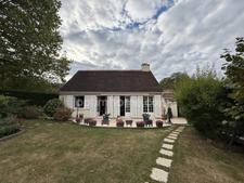 LIMOURS MAISON DANS UNE RESIDENCE TRANQUILLE 140 M² AVEC DEPENDANCE ET TERRAIN PLAT ET CLOS.PROCHE COMMODITES.