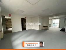 RAMBOUILLET secteur la louviere. LOCAL / BUREAU DE 107 M² EN RDC POUVANT ETRE TRANSFORMER EN APPARTEMENT