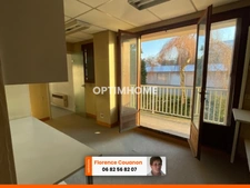 RAMBOUILLET secteur la louviere. LOCAL / BUREAU DE 107 M² EN RDC POUVANT ETRE TRANSFORMER EN APPARTEMENT