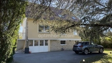 DOURDAN. Maison familiale 155 M² avec  4 chambres, sous sol surélevé, terrain plat et clos sans vis-à-vis, 10 mn à pied de la gare.