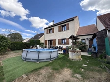 LIMOURS – Maison familiale 130 m² – 4 chambres – Garage – 3 voitures – Terrasses – Vue dégagée