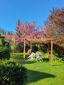 CHAMARANDE – Maison atypique 109 M² avec jardin de 860 m² et chalet aménagé
