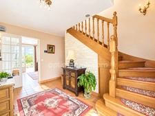 LIMOURS MAISON DANS UNE RESIDENCE TRANQUILLE 140 M² AVEC DEPENDANCE ET TERRAIN PLAT ET CLOS.PROCHE COMMODITES.