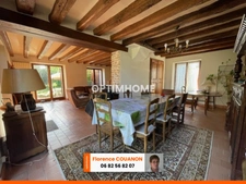 45mn PÄRIS. Haute Vallée de Chevreuse. Longvilliers. Charmante maison ancienne de 200 m² de 5/6 chambres avec une grange et un beau jardin de 3484 m² clos. 