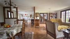 SAINT CYR SOUS DOURDAN (91)- 45 KM de PARIS. Maison familliale de 150 M² habitables (120 m² loi carrez) avec véranda 20 M² et beau jardin de 1000 M²