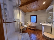 CHAMARANDE – Maison atypique 109 M² avec jardin de 860 m² et chalet aménagé