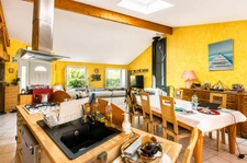 VILLARIÈS – VILLA FAMILIALE 179 M² AVEC PISCINE – 6 CHAMBRES – TERRAIN 1 500 M² – UN VÉRITABLE HAVRE DE PAIX